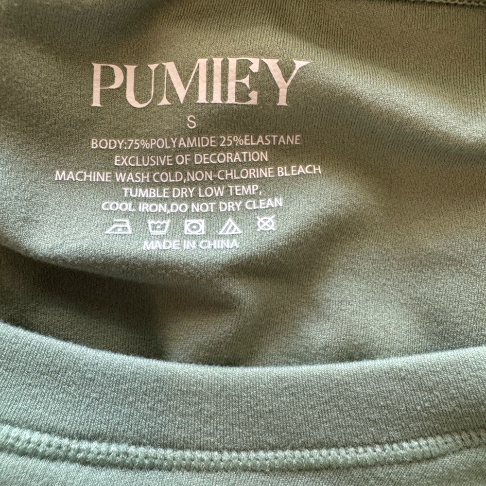 PUMIEY Women's Crew Neck Short Sleeve Thong Bodysuit - Picture 4 of 4